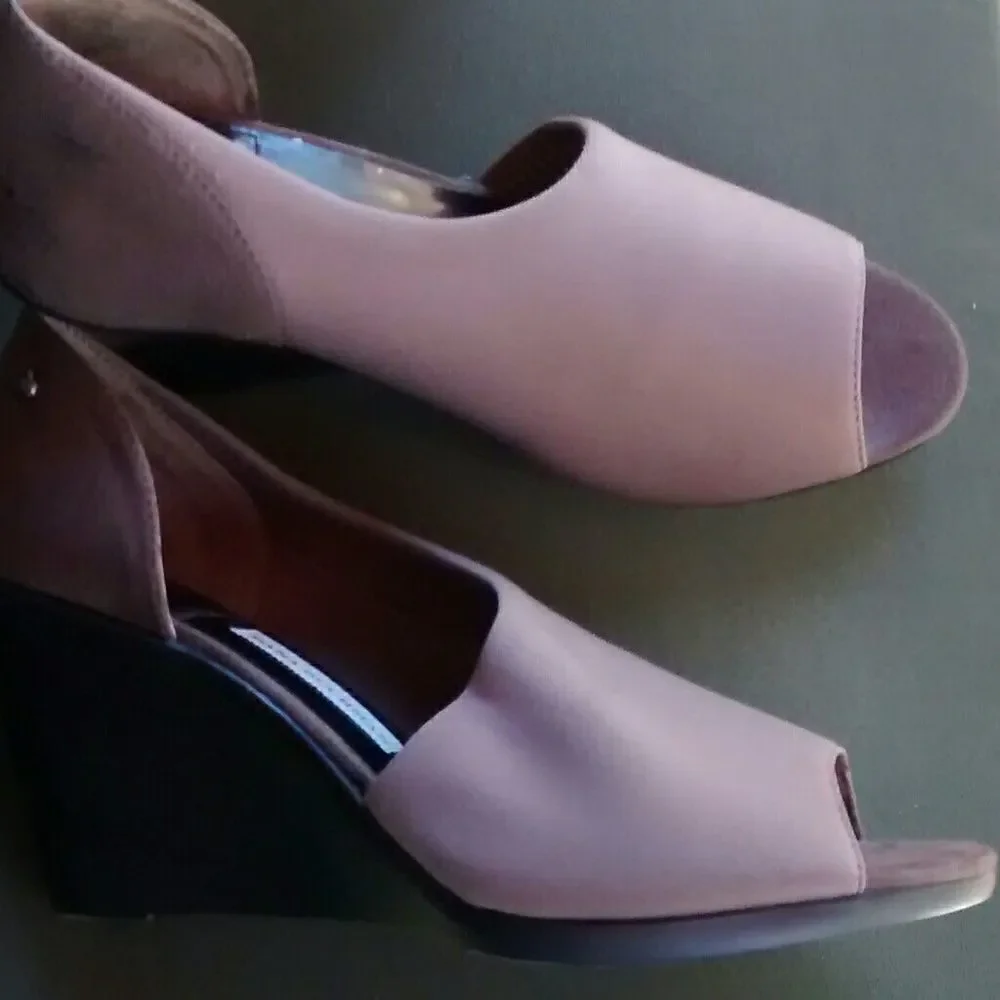 Dana Buchman taupe textile